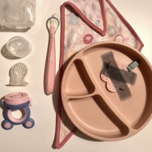 Complete Baby Feeding Set like new, BPA free, silicone