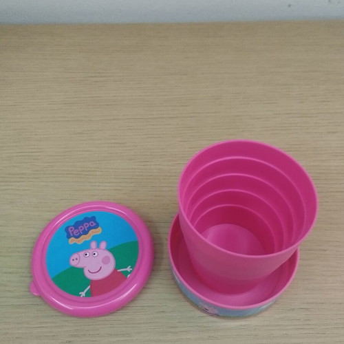 Food container and plastic cup like new with princess and Peppa themes