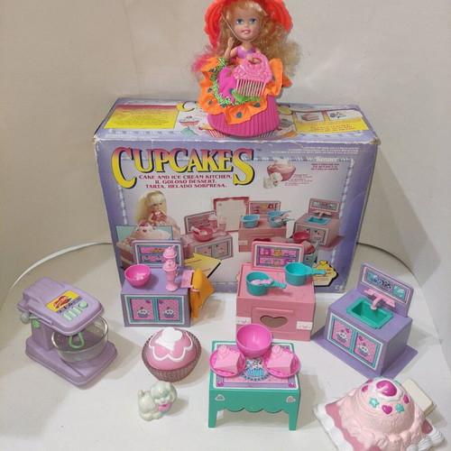 Rare Vnt Cupcake Set Cafe Ise Cream Kitchen and Doll like new