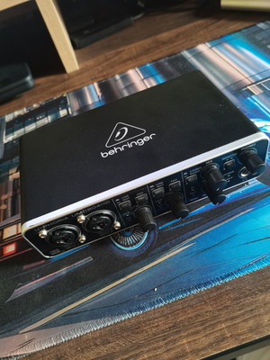 Behringer U-PHORIA UMC204HD Like New ηχητική κάρτα με καλώδιο και βιβλιαράκι