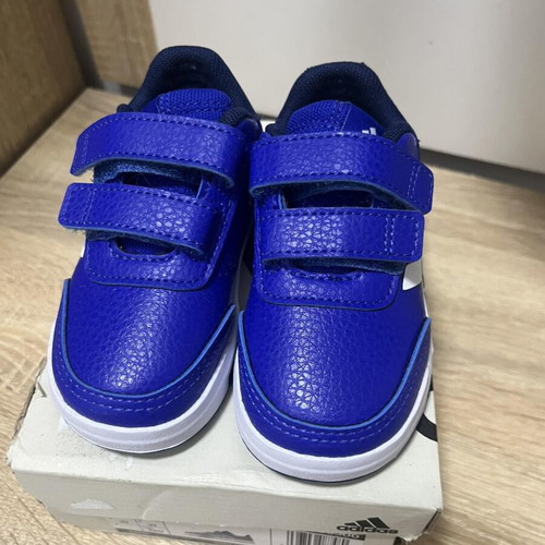 Adidas sneakers new, size 21n