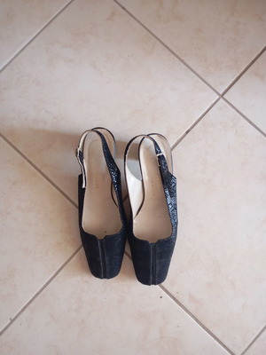 Shoes Apostolakos black suede and patent leather, like new, size 39