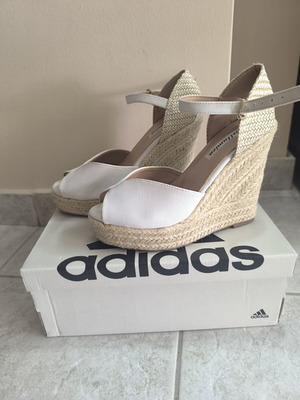 White platform sandals like new, size 37