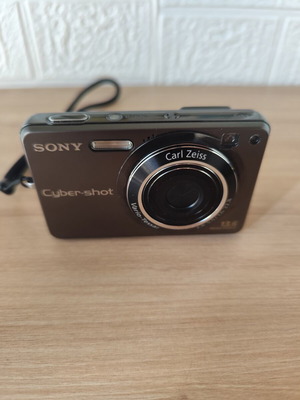 Sony Cyber-shot DSC-W300 compact digital camera