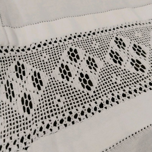 Handmade knitted table runner like new