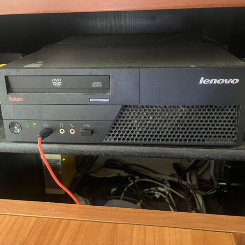 Lenovo desktop computer set with Acer 20'' monitor and accessories