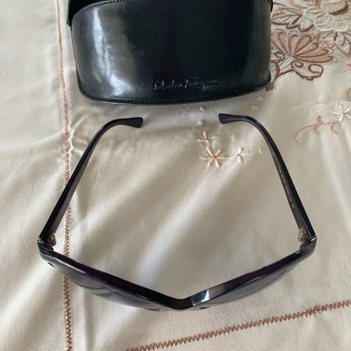 Salvatore Ferragamo sunglasses like new, black