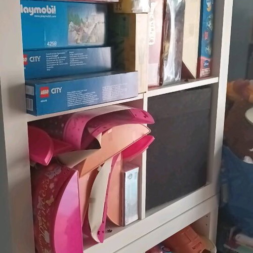 Square white shelves from IKEA like new
