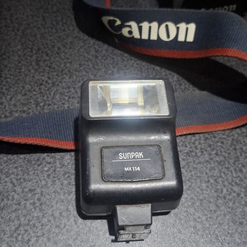 Canon EOS 300 Analog Camera like new with 28-90mm Lens and Sunpak Flash