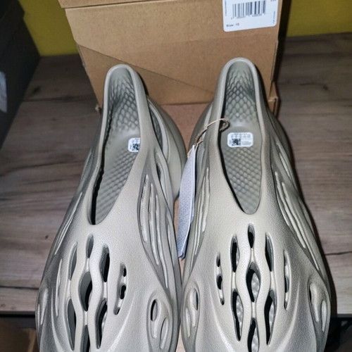 Adidas Foam beige size 43 new