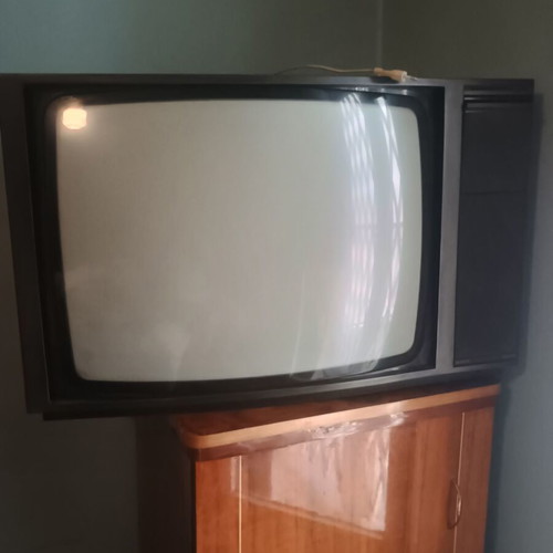 Bang & Olufsen 8802 collectible TV like new