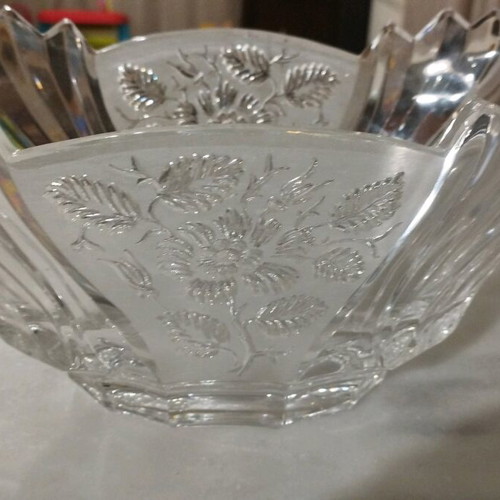 Oval crystal bowl 30 centimeters like new