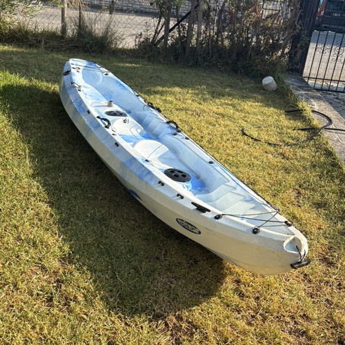 Winner Nereus I two-person kayak with 2 seats and paddles