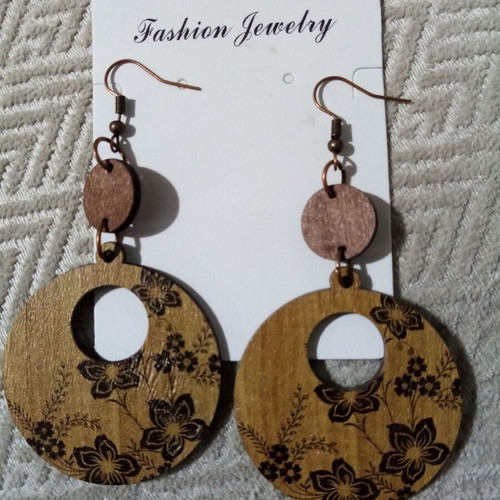 Wooden earrings new, beige and brown, very light