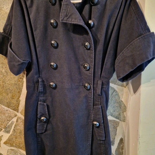 Mango castor coat used with short sleeves and cross button closure