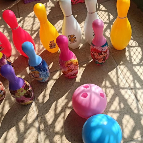 Bowling game set 12 pins and 2 balls new