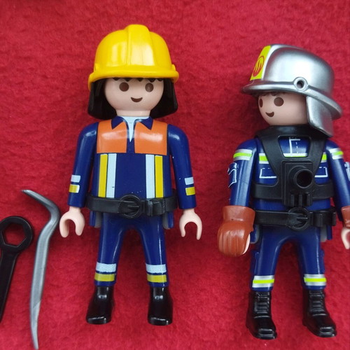 Playmobil firefighters like new, set of 4 with tools