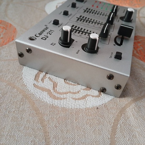 Caowue DJ-211 mixer like new with power supply