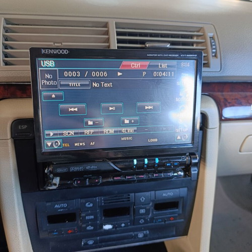 Kenwood KVT-522 1 Din DVD Bluetooth with 7-Inch Screen like new