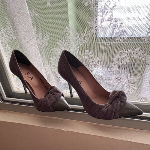 Grey checkered pumps like new, suede, size 36, 10cm heel