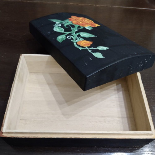 Wooden painted box like new 20×14×9 cm