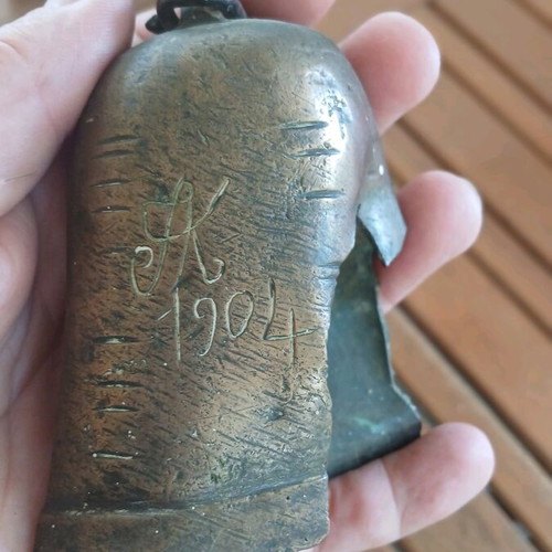 Antique Animal Bell with 1904 Engraving like new