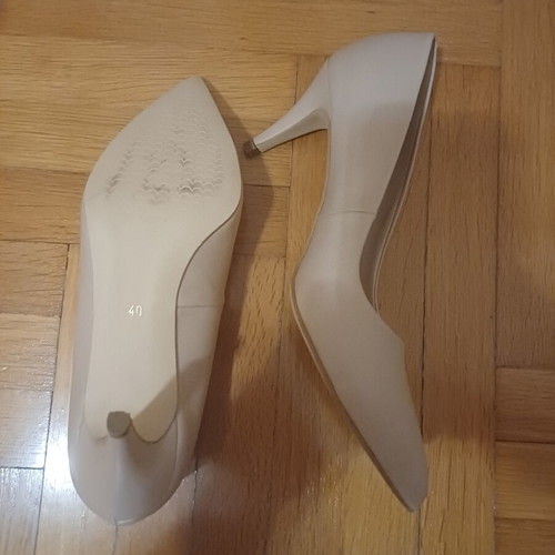 Gianna Kazakou beige pumps size 40 new