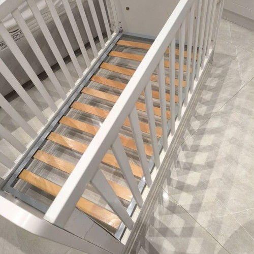 Baby and children's bed 140x90cm used with mattress and adjustable heights