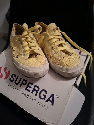 Superga Lime lace shoes used, size 38, yellow