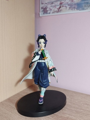 Shinobu Koucho figure like new, 14cm with base