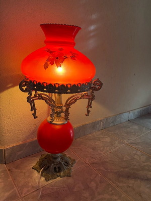 Vintage table lamp used, height 60 centimeters
