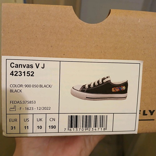 Firefly kids sneakers size 31 like new, black