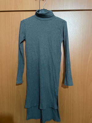 Long Top new with turtleneck, asymmetric, size Small