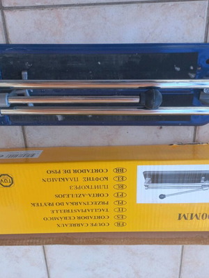 Tile cutter machine new in excellent condition
