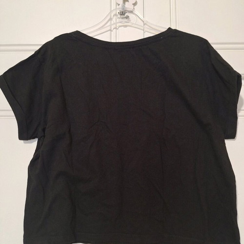 Crop black short-sleeve blouse with white letters like new