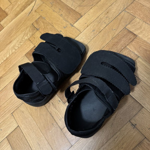 Postoperative shoes like new, size 38, for bunion, left and right