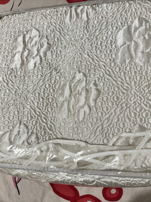 White quilt like new, unused