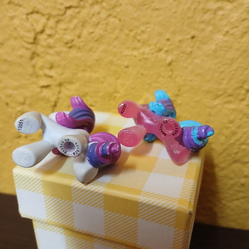 My Little Pony Hasbro mini pony figures used, pack of 2