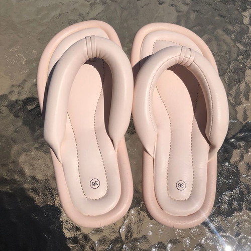 Women's flip flops size 36 like new, pink nude flatform