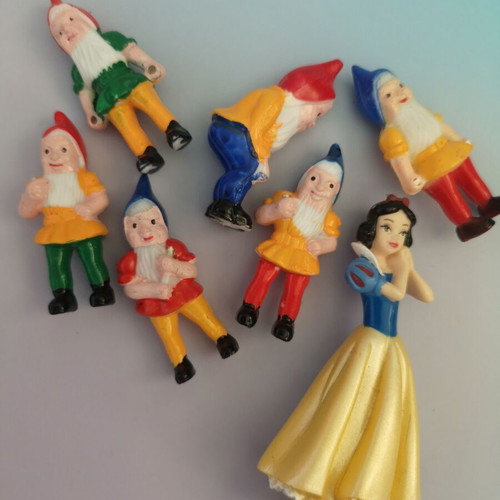 Snow White and the Seven Dwarfs figures set, six dwarfs