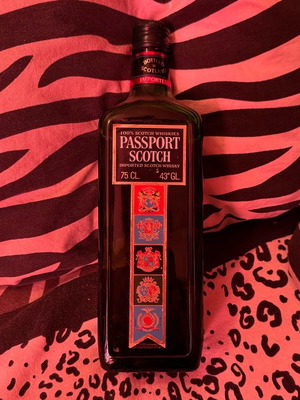 Passport Scotch 750ml μεταχειρισμένο vintage συλλεκτικό William Longmore