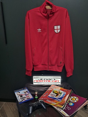 England 2006 jacket like new, authentic