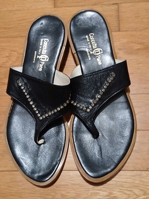 Concetta Pane handmade Italian leather sandals size 37 like new, black