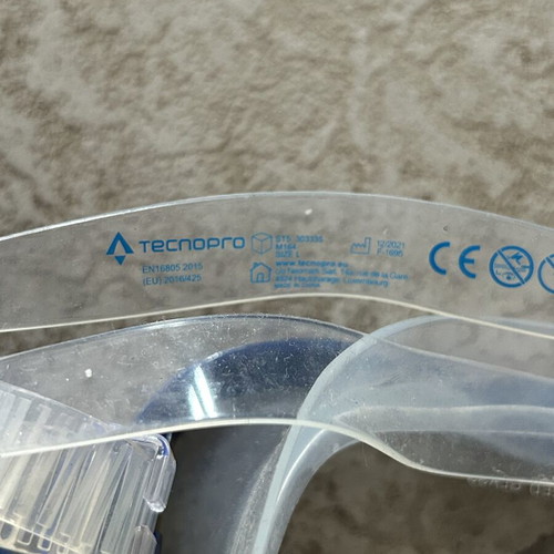 Tecnopro snorkeling mask and snorkel set with earplugs, size L