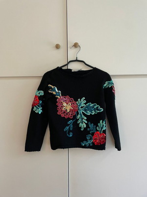 Statement Sequin Floral Sweater used, black with sequins