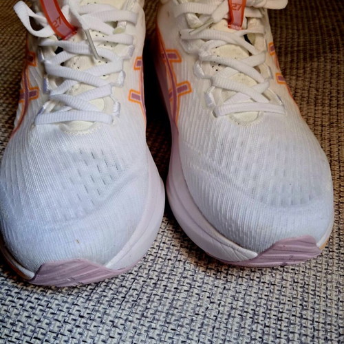 Asics Nimbus 27 women's athletic shoes size 40.5 like new, white