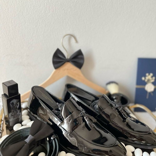 V 19.69 Italia men's black patent leather shoes with gift belt