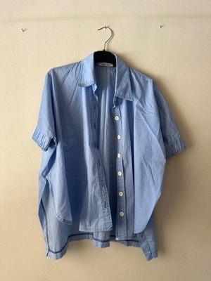 Reni Leza shirt like new, summer style, size M, blue
