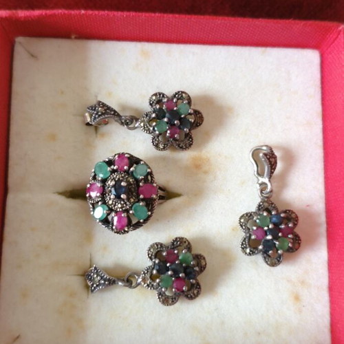 Vintage handmade 925 silver jewelry set with emeralds, rubies, sapphires & marcasite