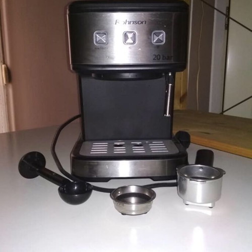 Rohnson espresso machine like new, 20 bar pressure with milk frother nozzle